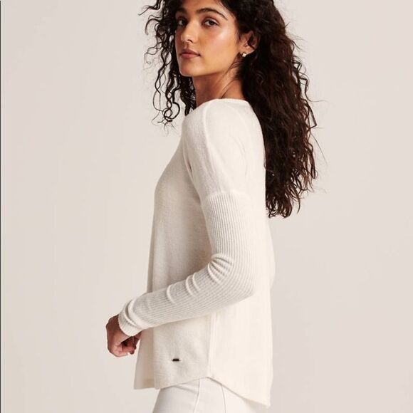 ✨ Cozy Long-Sleeve Crew Tee✨ - Picture 2 of 8